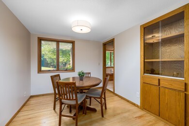 4261 Queens Way, Minnetonka, MN 55345 - photo 7