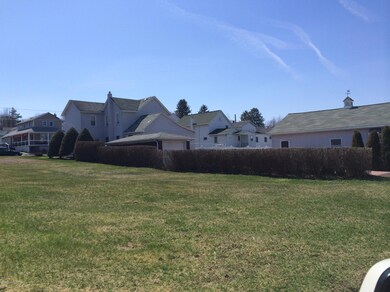 102 Smith St, Dupont, PA 18641 - photo 2