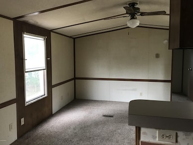 111 Pinewood Dr, Atlantic Beach, NC 28512 - photo 4