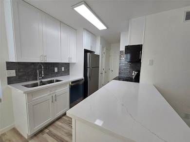 12660 Ashford Point Dr unit 402, Houston, TX 77082 - photo 4