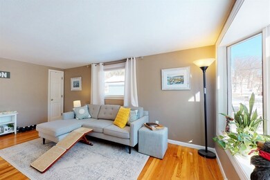 232 Mokema Ave unit 1, Waltham, MA 02451 - photo 3