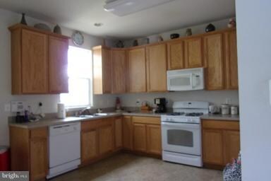 105 Macon Dr, Stafford, VA 22554 - photo 5