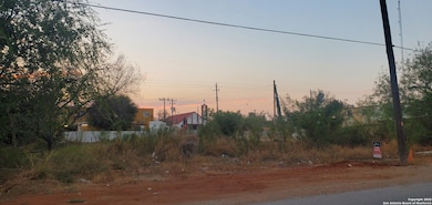 403 S Front St, Cotulla, TX 78014 - photo 3