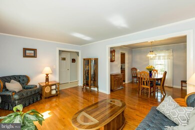 5608 Lasalle Ln, Sykesville, MD 21784 - photo 6