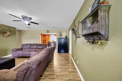 3921 Brian Way Crestview FL-large-006-00