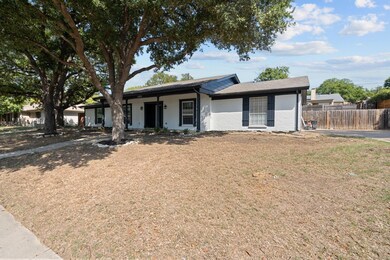 1503 Woodvine Dr, Euless, TX 76040 - photo 2