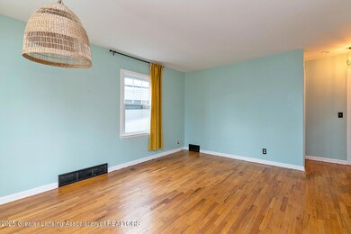 1824 S Rundle Ave, Lansing, MI 48910 - photo 4