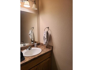 1815 SW Hungry Hill Dr, Grants Pass, OR 97527 - photo 3