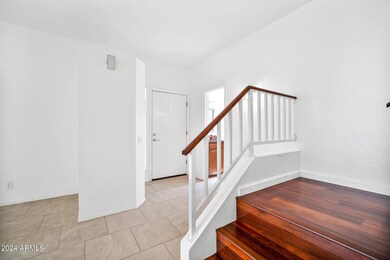 8601 N Fountain Dr-6