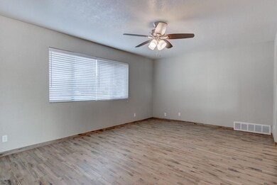 1836 E Palmcroft Dr-7