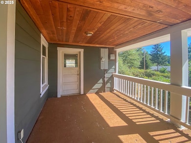 554 Cedar St, Sutherlin, OR 97479 - photo 3