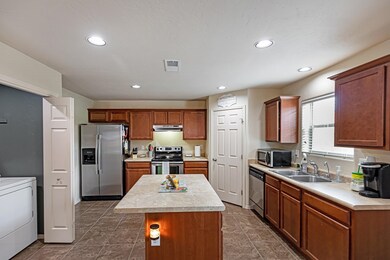 2524 Las Alturas Ct, Alamogordo, NM 88310 - photo 6