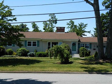 139 Belvedere Dr, Cranston, RI 02920 - photo 2