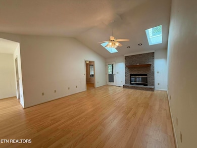 131 Cromwell Ln, Crossville, TN 38558 - photo 5