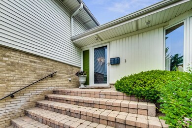 128 S Fairlane Ave, Elmhurst, IL 60126 - photo 3