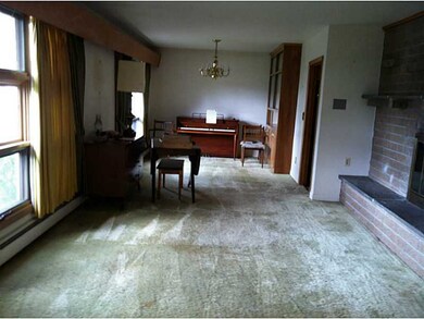 19 W Bel Air Rd, Cranston, RI 02920 - photo 2