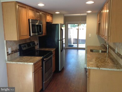 11180 Forest Edge Dr, Reston, VA 20190 - photo 5