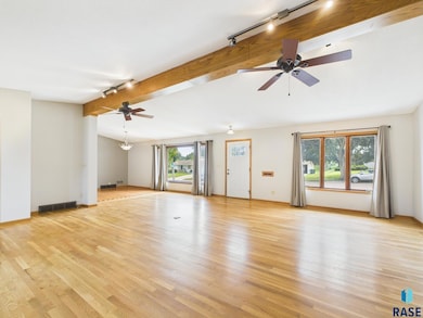 716 E 32nd St, Sioux Falls, SD 57105 - photo 3