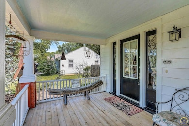Huge Farmhouse Porch