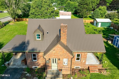 461 S Shady Ave, Damascus, VA 24236 - photo 5