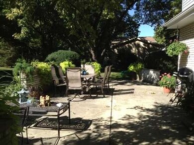 40 Bluebird Ln, Naperville, IL 60565 - photo 5