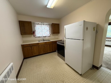 Eat-in Kitchen