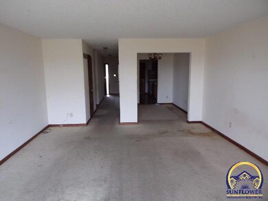 3612 SW Skyline Pkwy, Topeka, KS 66614 - photo 7