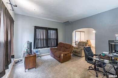 2342 E Pleasant St, Davenport, IA 52803 - photo 3