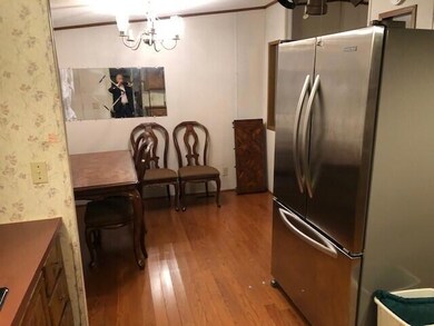 Kitchen toward Dining Rm