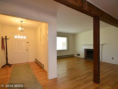 9820 Perrott Ct, Fairfax, VA 22031 - photo 4