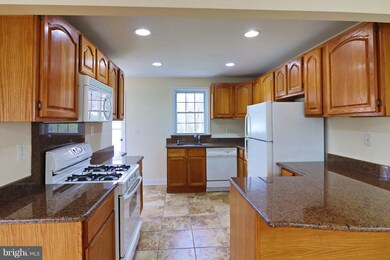 906 Hollywood Ave, Silver Spring, MD 20904 - photo 6