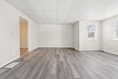 920 W 2nd St, Cedar Falls, IA 50613 - photo 5