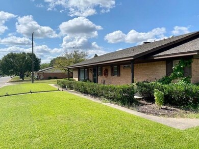 401 Willow Way, Gainesville, TX 76240 - photo 3