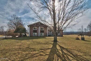 682 Stock Farm Rd, Lake Ariel, PA 18436 - photo 3