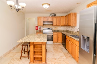 817 Hidden Stream Dr, Lexington, KY 40511 - photo 2