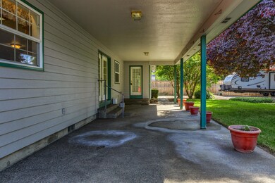 4163 Carlton Ave, Central Point, OR 97502 - photo 7