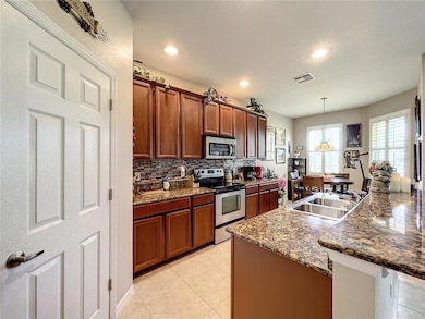 22031 Belgian Ct, Mount Dora, FL 32757 - photo 4