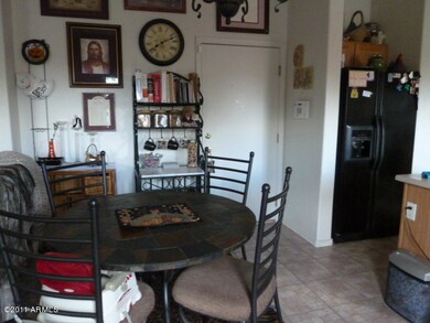 EAT IN KITCHEN