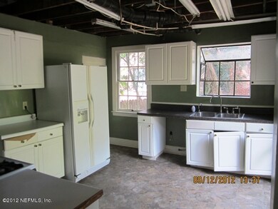 1229 Willow Ct, Jacksonville, FL 32205 - photo 6