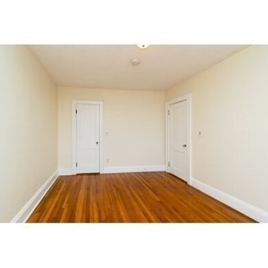 308 Washington Ave unit 4, Chelsea, MA 02150 - photo 3