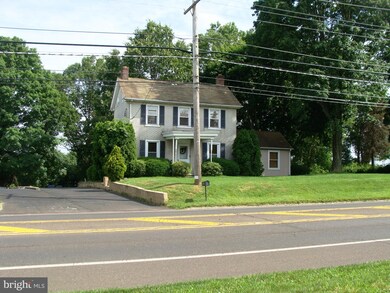 158 W Butler Ave unit THIRD FLOOR BEDROOM, Doylestown, PA 18901 - photo 2