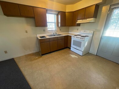 126 Walnut St unit 126 A,B, Marion, IN 46987 - photo 3