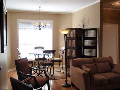 Now you can see the dining area better.  How's thi
