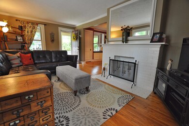 Living room 3