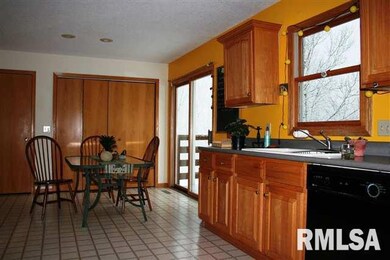 1603 Mccormick Place, Davenport, IA 52807 - photo 6