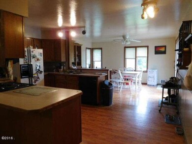 Kitchen to Dining  Area