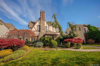 99 Durland Rd, Lynbrook, NY 11563 - photo 2