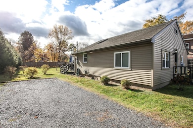 10 Newark St, Saratoga Springs, NY 12866 - photo 2