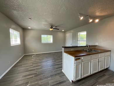 2319 Observation Dr unit 3, San Antonio, TX 78227 - photo 4