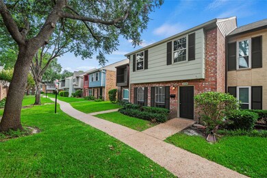 10184 Longmont Dr unit 43/7, Houston, TX 77042 - photo 2